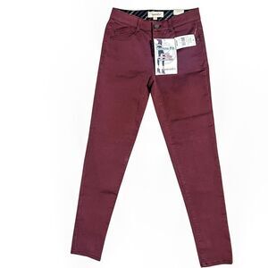 NWT New w/ tags size 1 / 25 Rewind high waisted skinny jeans brick red stretchy